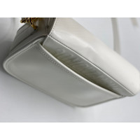 Женская сумка Christian Dior Bobby средний формат белая с золотым 